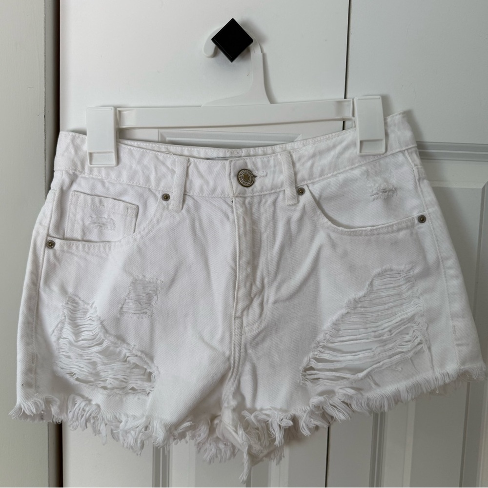 Forever 21 ripped white shorts